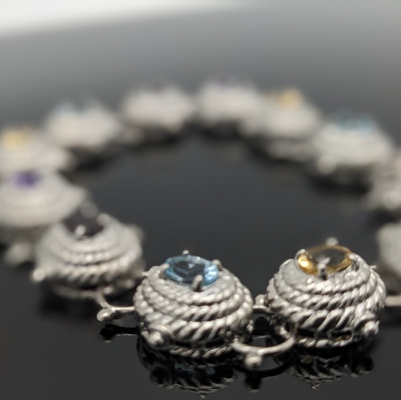 One Plated 5.75cts Multistone Rhodium Bracelet 8.1 in. (3) Violet Amethyst stone - Picture 8 of 15